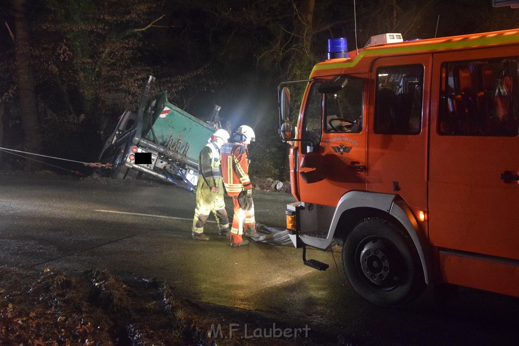 Container LKW umgestuerzt Koeln Brueck Bruecker- Dellbruecker Mauspfad P310.JPG - Miklos Laubert